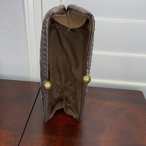 Kayu Brown Raffia & Cotton Clutch With Kiss Clasp - Picture 13 of 15